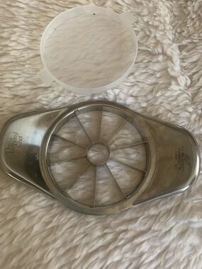 Pampered Chef Stainless Steel Apple Slicer with Clear Plastic Core Cap